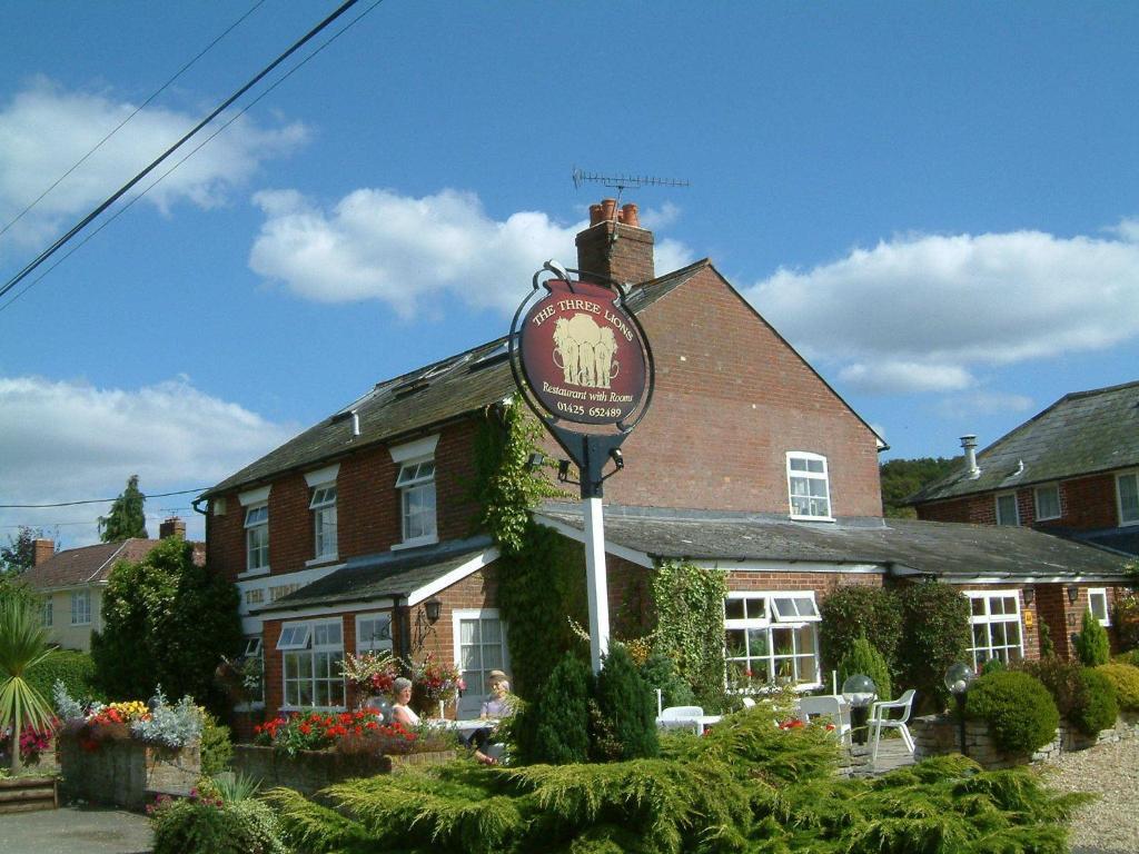 The Three Lions Hotel Fordingbridge Eksteriør billede